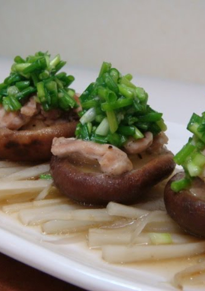 A picture of Steamed in Sake...Chicken and Burdock Root.