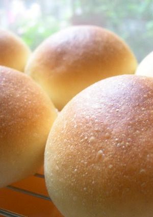 A picture of Easy For Beginners: Raisin Bread Starter Rolls.