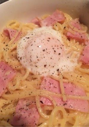 A picture of Easy Heavy Cream-free Carbonara.