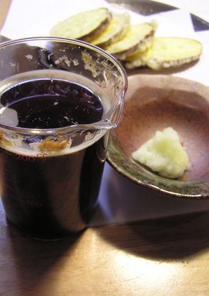 A picture of Homemade Tentsuyu and Mentsuyu in the Microwave.