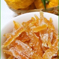 After Making Yuzu Tea and Yuzu Jam, Make Yuzu Peel + Yuzu Vinegar A picture of After Making Yuzu Tea and Yuzu Jam, Make Yuzu Peel + Yuzu Vinegar.