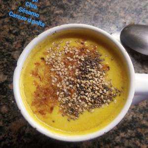 Sopa crema de calabaza, hinojo y palta