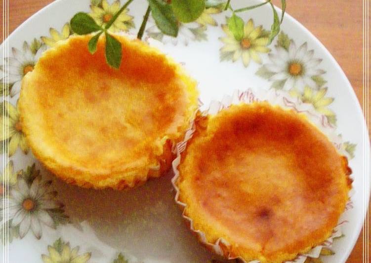 Simple Bite-Sized Baked Cheesecakes