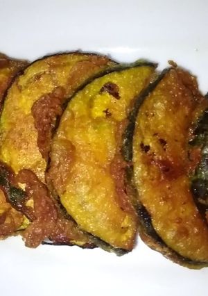 বেগুনী। রেসিপির প্রধান ছবি