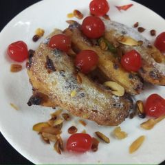 Crispy fried sweet banana dessert A picture of Crispy fried sweet banana dessert.