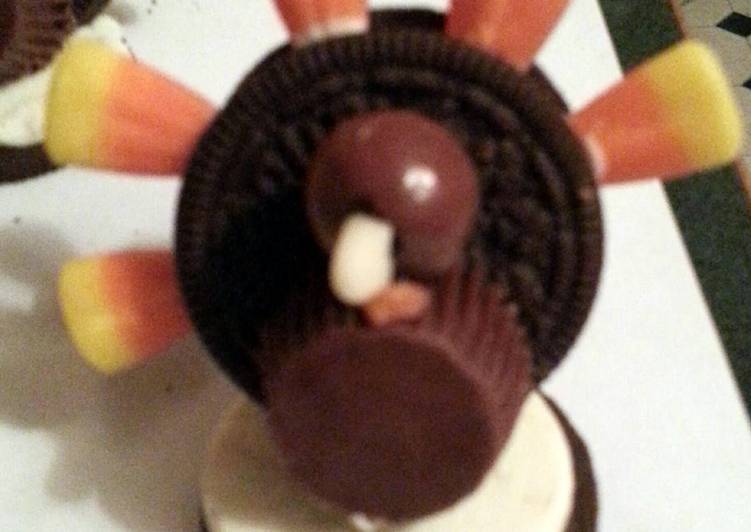 Steps to Make Any-night-of-the-week Tinklee&#39;s Candy Turkeys