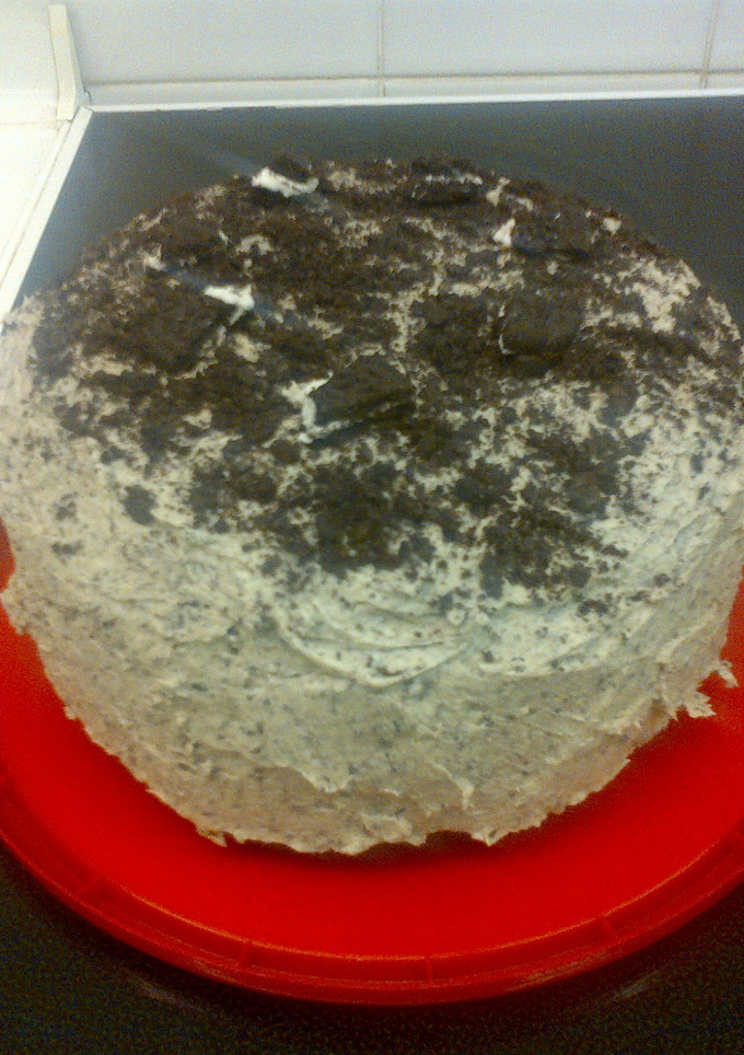 A picture of Oreo chocolate cake.