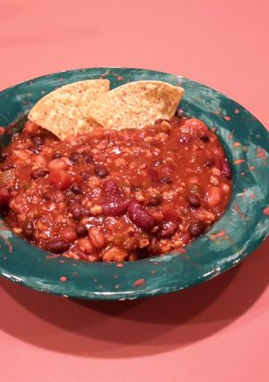A picture of Chili con Pavo (turkey).