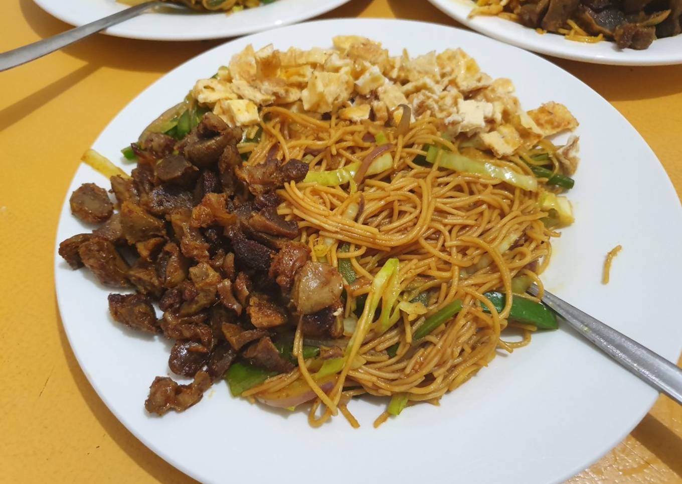 Chicken and Egg Chowmin (Nepali Style)