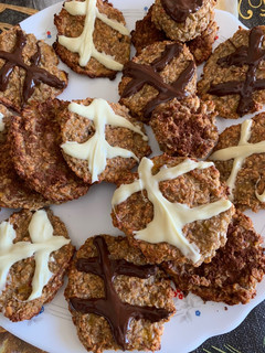 Una foto de Galletas de plátano, avena y coco.🥥🍌🍪🍪