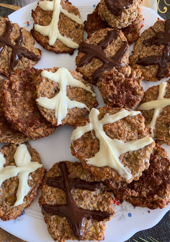 Una foto de Galletas de plátano, avena y coco.🥥🍌🍪🍪