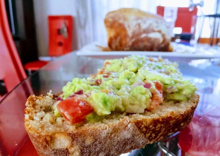 Pan con palta "caserito"