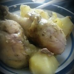 A picture of Chicken with herbs and sour cream in oven bag.