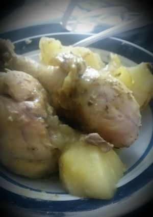 A picture of Chicken with herbs and sour cream in oven bag.