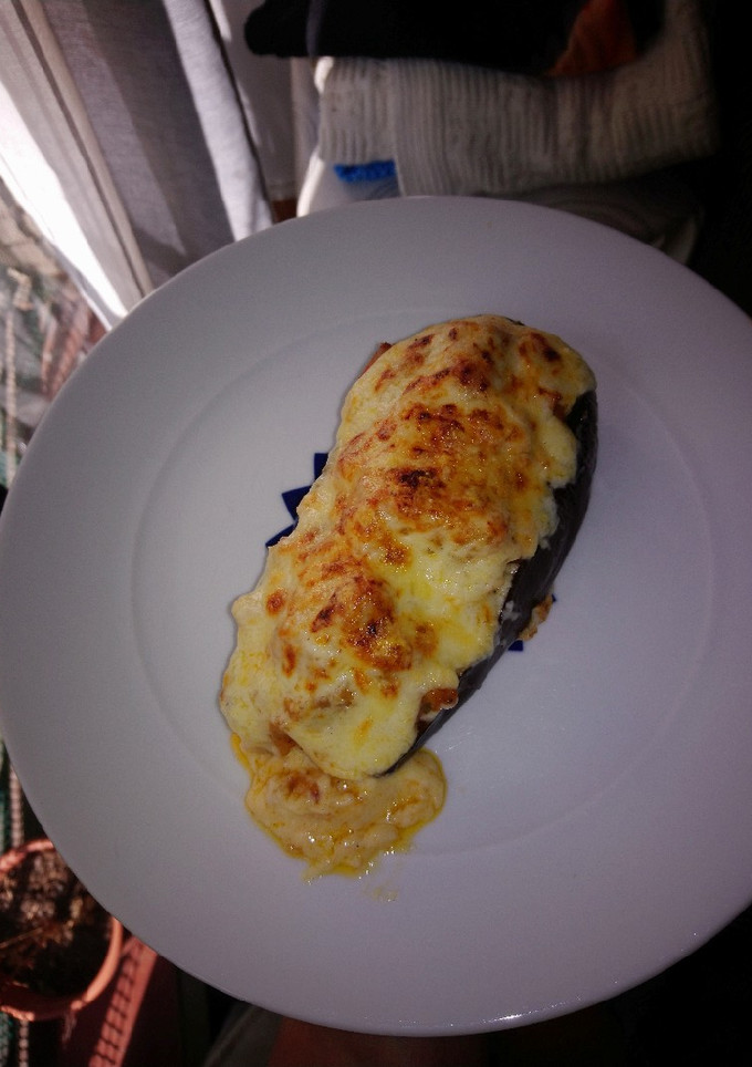 Una foto de Berenjena rellena de albóndigas