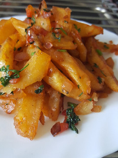 A picture of Masala Fries/Chips Masala.