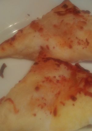 A picture of Mandys Puff pastry triangles.