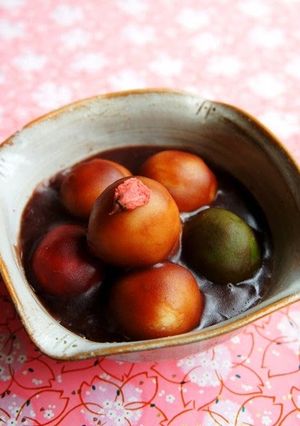 A picture of Mizu-Yokan Dango for Girl's Day or Cherry Blossom Viewing.