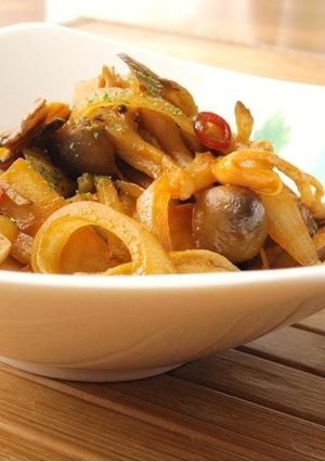 A picture of Mushrooms in Spicy Ketchup.