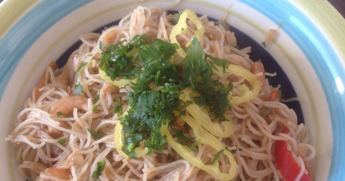 Fideos de arroz thai con camarones Receta de Vicker - Cookpad