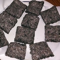 A picture of no bake chewy cookies n cream bars..