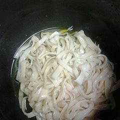 A picture of Chinese Noodles.