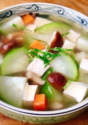 Hình của món Canh bí xanh nấu nấm hương.