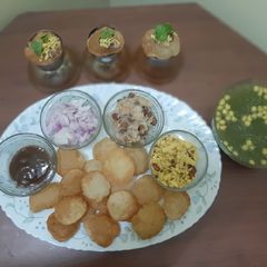 A picture of Pani poori.