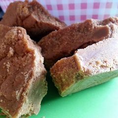 A picture of south african fudge.