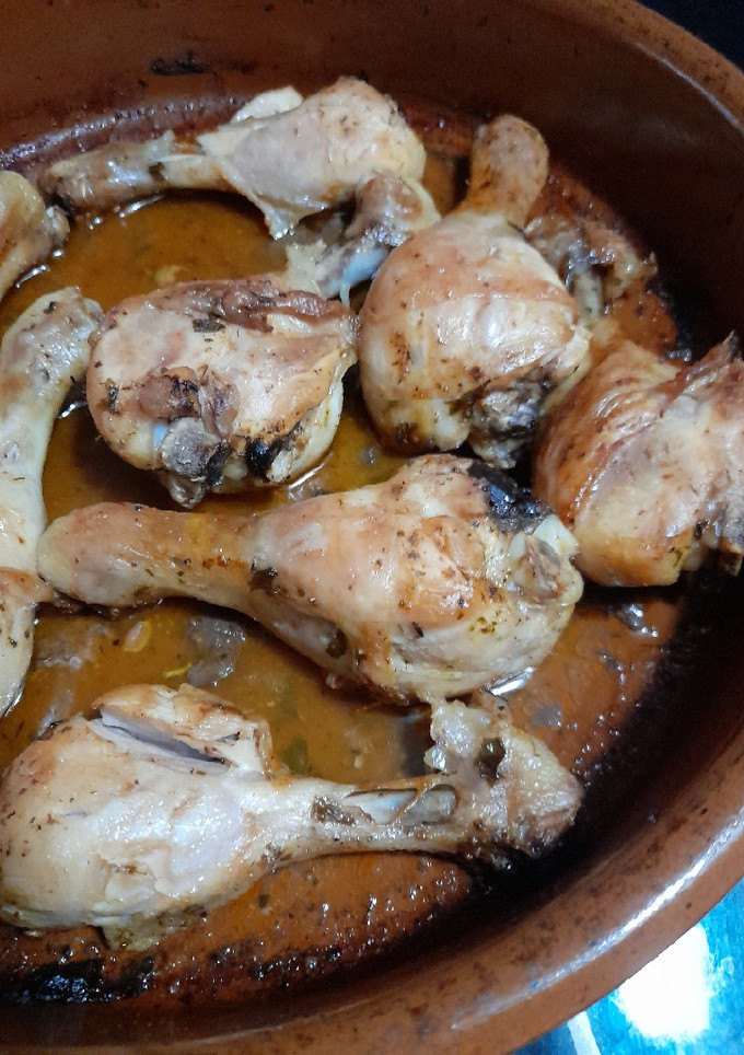Una foto de Muslos de pollo al horno