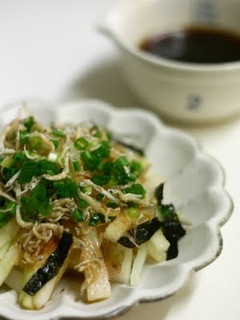 A picture of Crispy Shirasu and Daikon Salad.