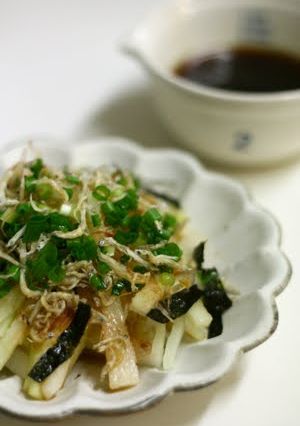 A picture of Crispy Shirasu and Daikon Salad.