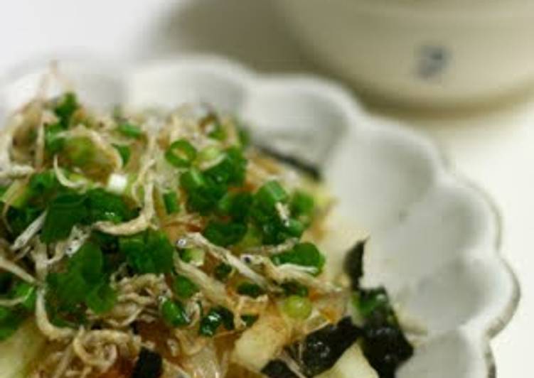 Steps to Make Super Quick Homemade Crispy Shirasu and Daikon Salad