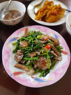 Hình của món Rau muống xào nấm tràm.