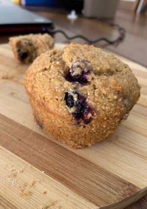 Una foto de Muffins integrales con avena y fruta