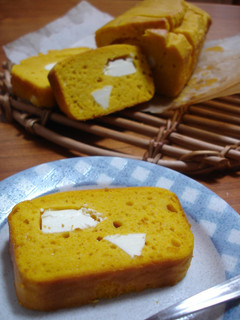 A picture of Pound Cake with Kabocha and Cream Cheese.