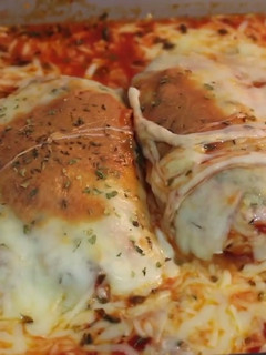 Una foto de Pechugas de pollo rellenas y gratinadas