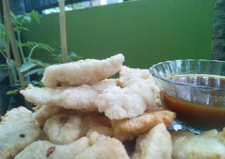 Langkah Mudah untuk Menyiapkan Cireng Parut Kelapa Sambal Rujak yang Sempurna