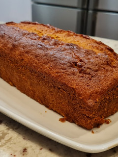 Una foto de Bizcocho de flan, canela y caramelo
