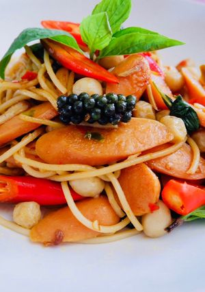 A picture of Spaghetti Pad Kee Mao (Drunken Noodles).