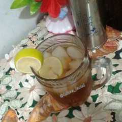 A picture of Es Teh Lemon.