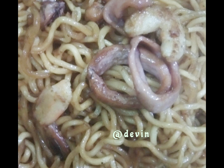Bagaimana Membuat 6. Mi Instan Goreng Seafood Cumi Udang Anti Gagal