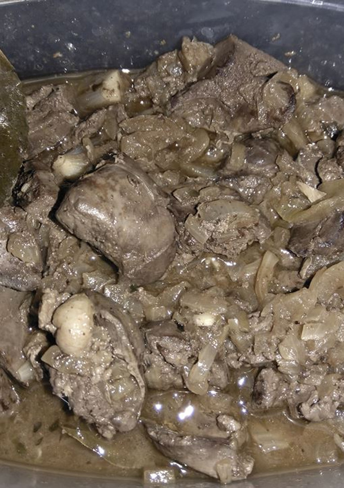 Una foto de Higaditos encebollados