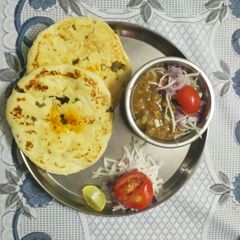 A picture of Matar kulche.
