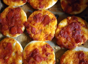 Una foto de Pizzetas fáciles