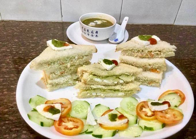 Simple Way to Prepare Favorite Bombay Veg Paneer Sandwich With Spinach Soup