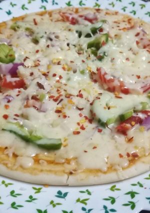 पिज़्ज़ा (pizza recipe in Hindi) रेसिपी मुख्य फोटो