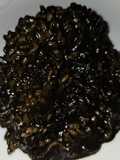 Arroz negro con pastas coreanas