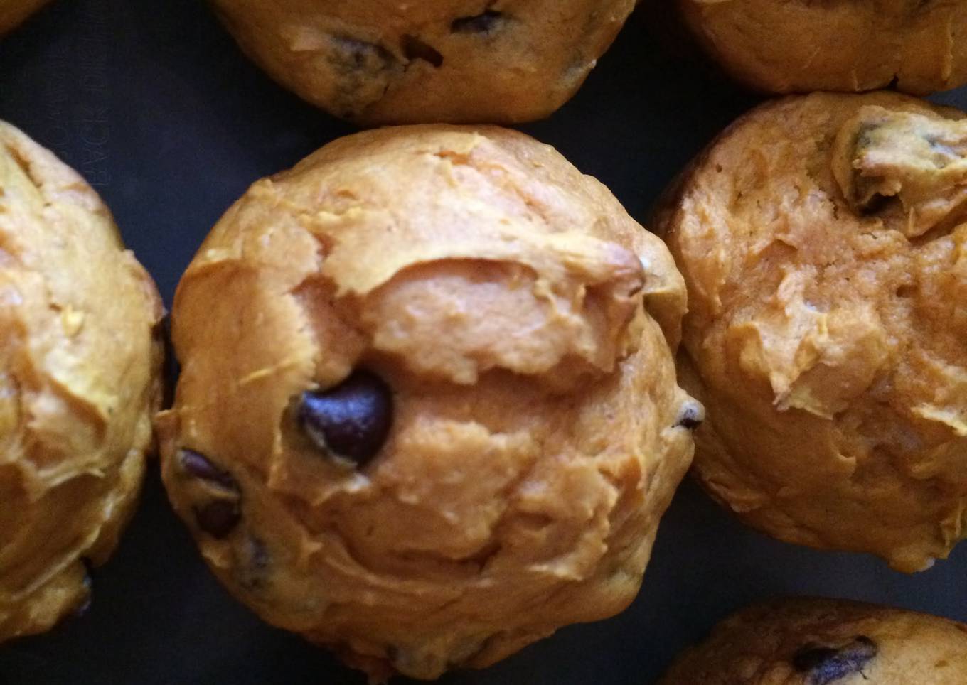 Easy Pumpkin & Chocolate Chip Muffins