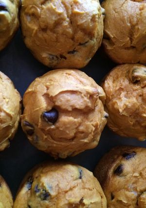 A picture of Easy Pumpkin & Chocolate Chip Muffins.